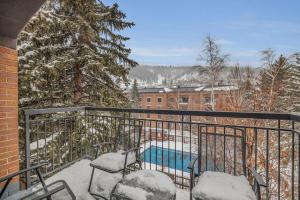 Modern 2BR Condo Near Ski Lift Walk Everywhere