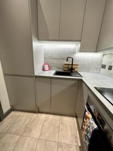 1 bed Apt in West End