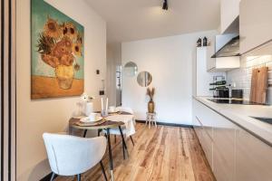 CanalView Luxury Apartment