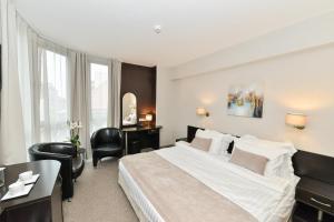 Superior Double Room with Double Bed - Non-Smoking room in Best Western Art Plaza Hotel