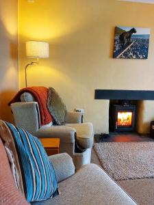 South View Cottage with Terrace and Coastal Views