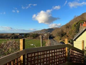 South View Cottage with Terrace and Coastal Views