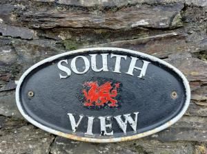 South View Cottage with Terrace and Coastal Views