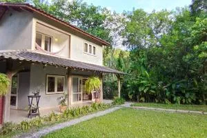 Casa com Quintal Ideal para o Pet e Churrasqueira - 特林达德