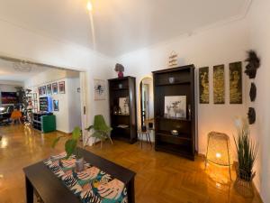 Spacious Artistic Flat With Private Parking