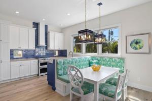 Sea U Soon - Premier 4 Bedroom Villa with Heated Pool