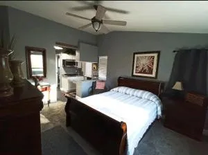 Master Suite w/kitchen & laundry - أوبورن