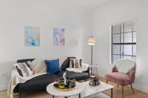 TWO Bright CozySuites Apartment Downtown Chandler 06 & 07