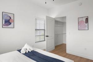 TWO Bright CozySuites Apartment Downtown Chandler 06 & 07