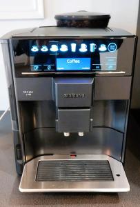 Central Modern Loft with Balcony next to Mariott -600Mbps WiFi