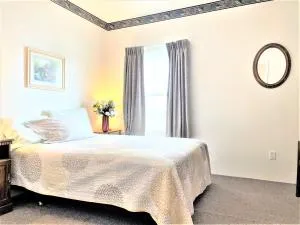 Bittersweet Inn - Delphos