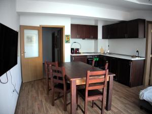 ParkView Complex Large Flat Next to Ski Lift