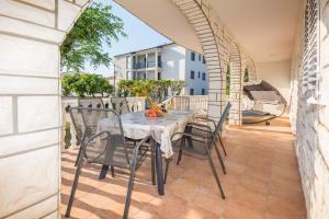 Apartments Loncar