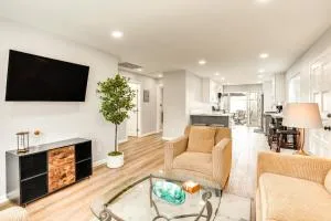 Rental with Pool Access about 8 Mi to Disneyland - 阿蒂西亚