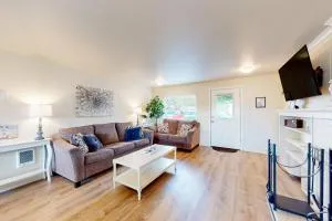 Coastal Happiness - Seal Rock