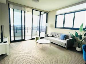 Panoramic City View 3bedroom condo Wi-Fi Parking