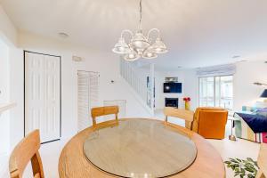 Plantations East - 166 Lakeside Dr