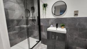 1 Bedroom High End Apartment City Centre