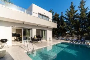 M&B Luxury Villa - Haraki