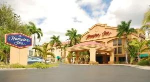 Hampton Inn Fort Myers-Airport & I-75 - ليهاي أكريس
