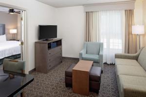 King Suite room in Homewood Suites by Hilton Hartford-Farmington