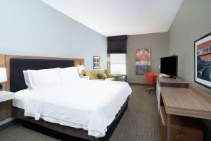 King Room with Sofa Bed and Study - Non-Smoking room in Hampton Inn Huntsville-Madison