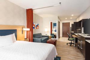 King Studio Suite - Non-Smoking room in Home2 Suites Long Island City/Manhattan View