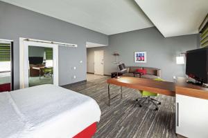 King Studio Suite - Non-Smoking room in Hampton Inn & Suites Houston-Bush Intercontinental Airport