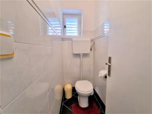 Apartments with parking space Crikvenica - 22434