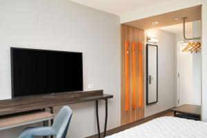 King Room room in Tru By Hilton Ft Lauderdale Airport