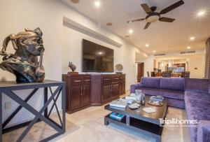 Playa de La Paz 3 BR Condo Access to Beach club