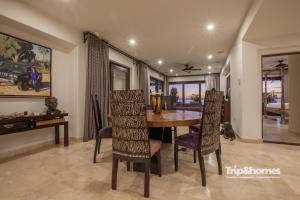 Playa de La Paz 3 BR Condo Access to Beach club