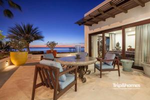 Playa de La Paz 3 BR Condo Access to Beach club