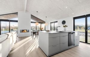 Cozy Home In Hemmet With Wifi