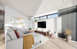 Cozy Home In Hemmet With Wifi