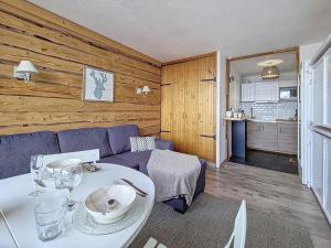 Studio rénové avec balcon - Quartier Croisette - FR-1-344-1162