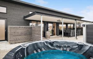 5 Bedroom Lovely Home In Hadsund