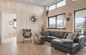 5 Bedroom Lovely Home In Hadsund