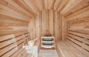 5 Bedroom Lovely Home In Hadsund