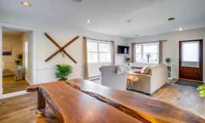 Cozy Bungalow Home in the Heart of Stowe Village