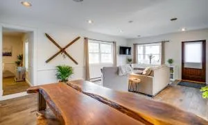 Cozy Bungalow Home in the Heart of Stowe Village - Lake Elmore