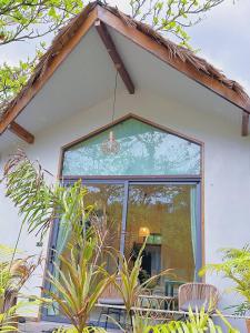 Tropical Bali Style House with Kitchen outside and Shared Pool