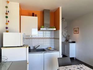 Beau T1 climatisé avec balcon et garage proche Thermes - FR-1-553-244