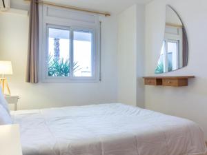 Apartamento Luminoso en Santa Margarita con Terraza - ES-228-174