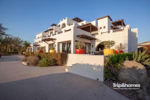 Playa de La Paz 1 Br Luxury Condo & access to Beach Club