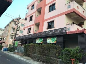 เอส ที อพาร์ทโฮเทล S.T.ApartHotel