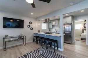 Sunlit Seabreeze - Pacific Beach