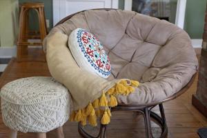 Boho Garden Bungalow Near IU, Downtown, EV Level 2 Station