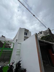 Urbanview Indria Inn Solo by RedDoorz