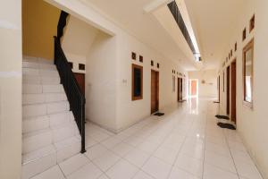 RedDoorz at Meruya Utara